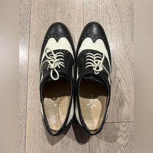 Cole Haan Women’s Oxfords Wingtip Black & White size 7.5
